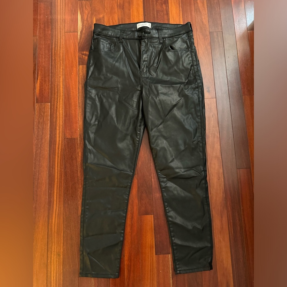 Abercrombie Curve Love Super Skinny pleather look pants. 32 regular